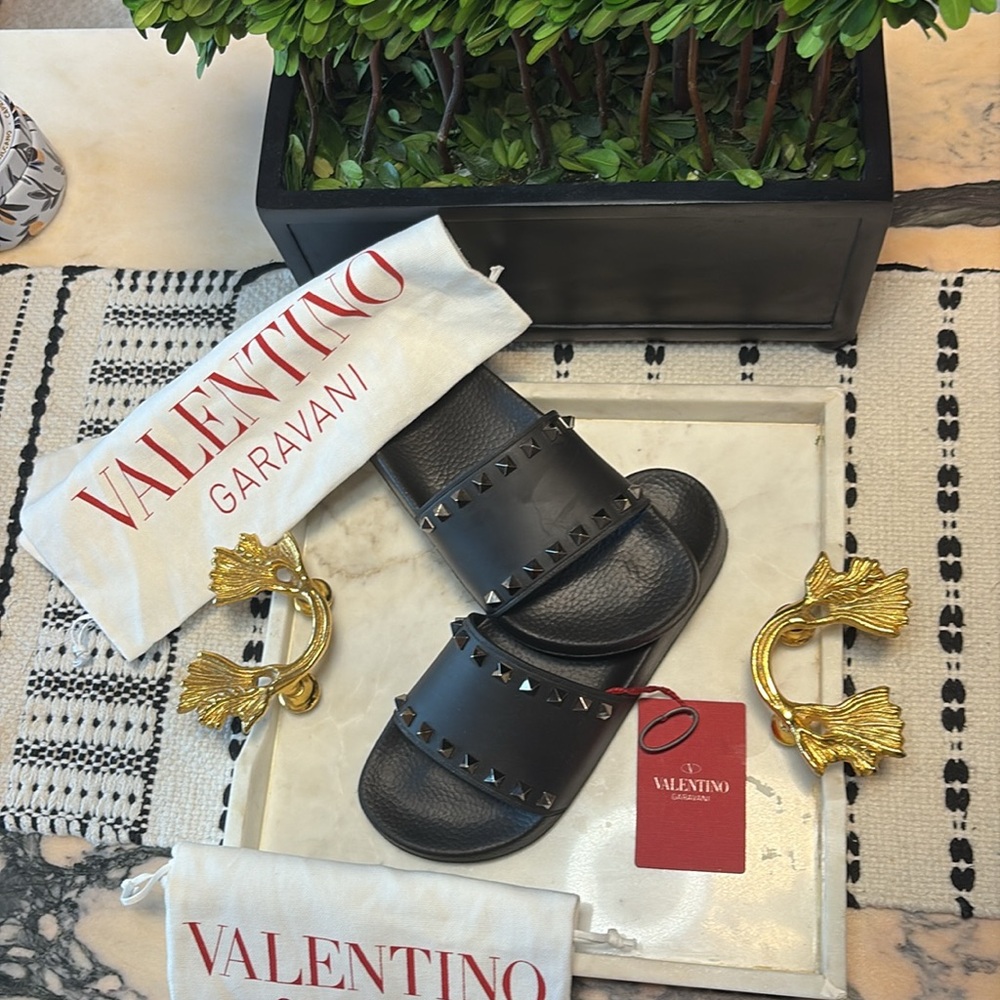 SALE Valentino ROCKSTUD RUBBER SLIDER SANDAL#HN076
$ 490.00